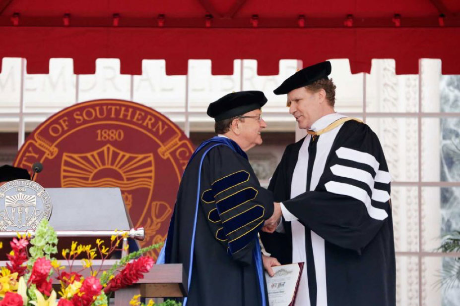 南加州大学2017年毕业典礼:逾17000名学生毕业,Will Ferrell等特洛伊校友会成员前来观礼