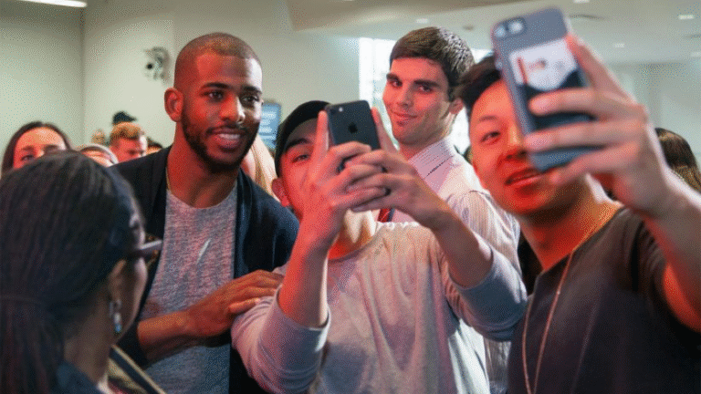 NBA球星与社交媒体明星Chris Paul：同学会组织者？